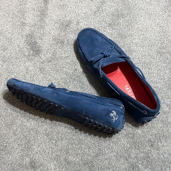 TOD's Ferrari Gommino Blue Suede
Driving Loafer - Picture 2 of 8